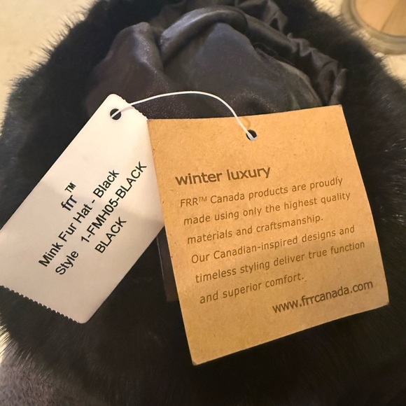 Frr Canada 100% Mink fur hat new with tags main image 4